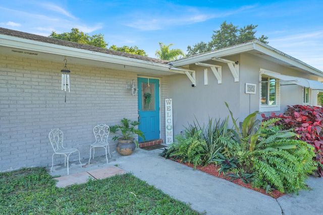10406 Sleepy Brook Way, Boca Raton, FL 33428