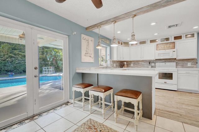 10406 Sleepy Brook Way, Boca Raton, FL 33428