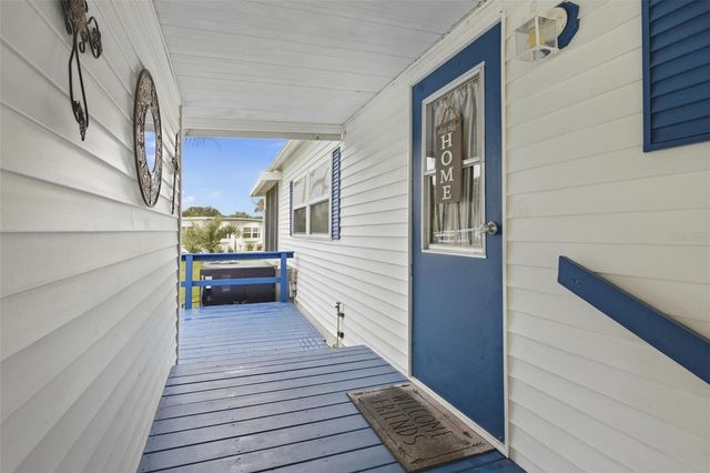 33 COCOS PLUMOSA DRIVE, Eustis, FL 32726