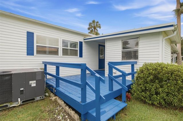 33 COCOS PLUMOSA DRIVE, Eustis, FL 32726