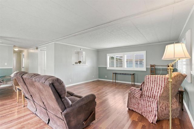 33 COCOS PLUMOSA DRIVE, Eustis, FL 32726