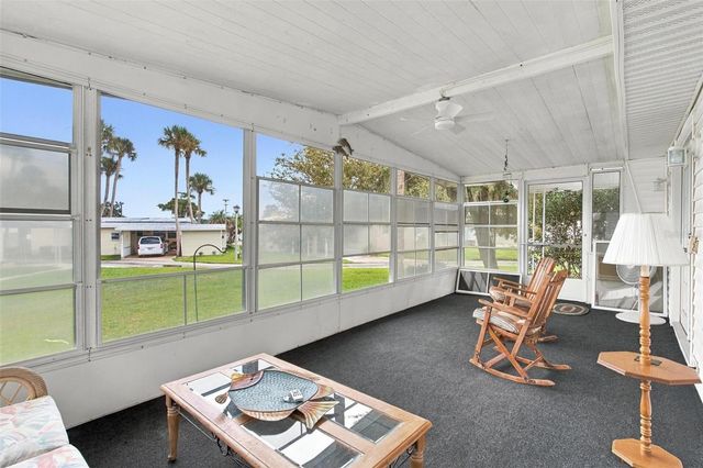 33 COCOS PLUMOSA DRIVE, Eustis, FL 32726