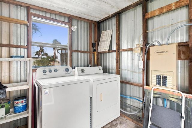 33 COCOS PLUMOSA DRIVE, Eustis, FL 32726