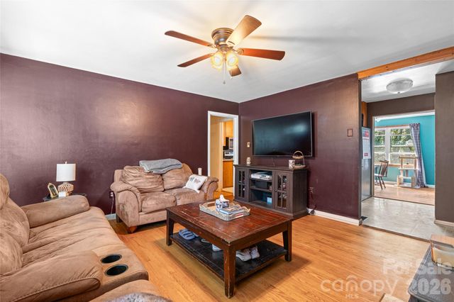 1025 Old US 70 Highway, Black Mountain, NC 28711