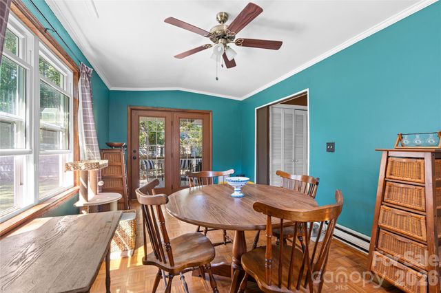 1025 Old US 70 Highway, Black Mountain, NC 28711