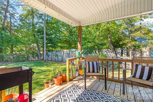1025 Old US 70 Highway, Black Mountain, NC 28711