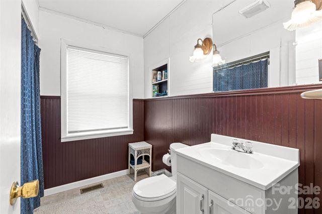 1025 Old US 70 Highway, Black Mountain, NC 28711