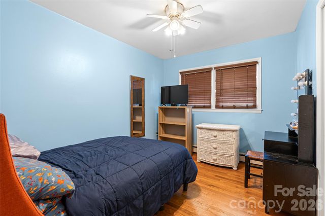 1025 Old US 70 Highway, Black Mountain, NC 28711