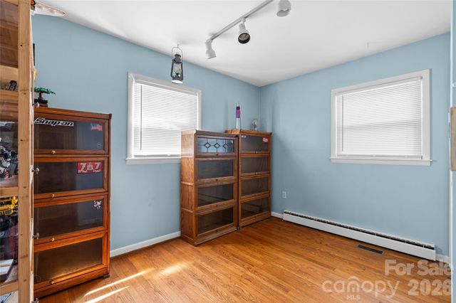 1025 Old US 70 Highway, Black Mountain, NC 28711