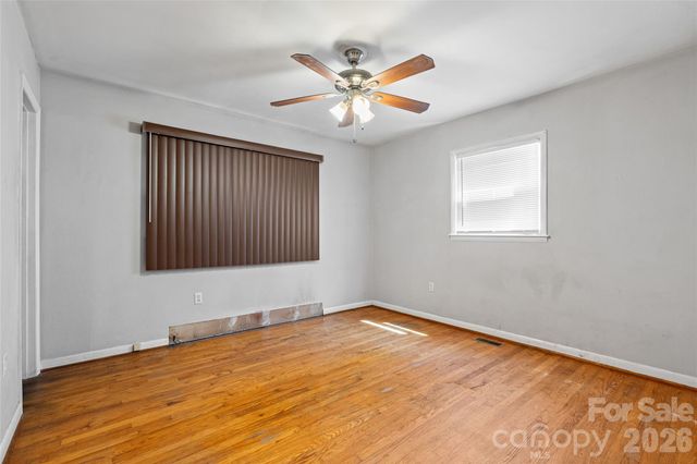 1025 Old US 70 Highway, Black Mountain, NC 28711