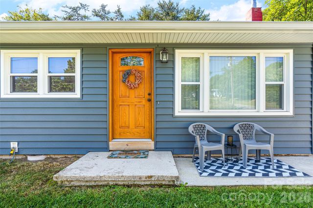 1025 Old US 70 Highway, Black Mountain, NC 28711