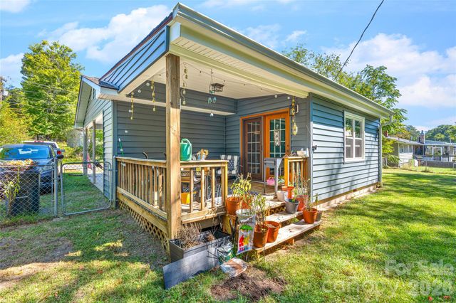 1025 Old US 70 Highway, Black Mountain, NC 28711