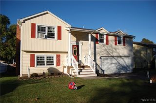 20 Park Lane Circle, Lockport City, NY 14094