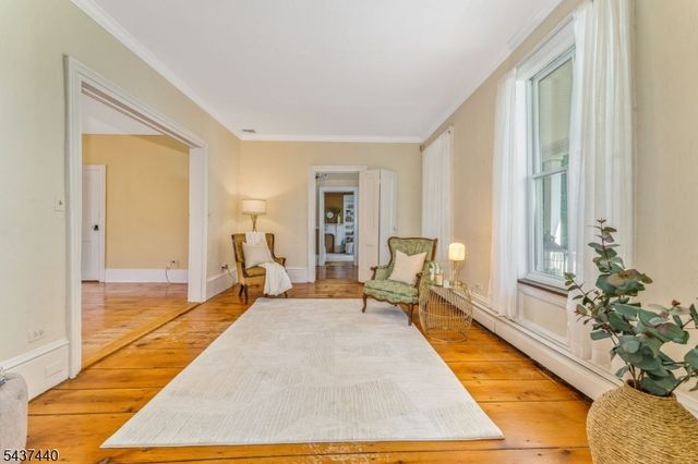 106 Brunswick Ave, Lebanon Boro, NJ 08833