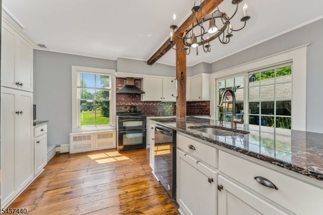 106 Brunswick Ave, Lebanon Boro, NJ 08833
