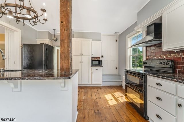 106 Brunswick Ave, Lebanon Boro, NJ 08833