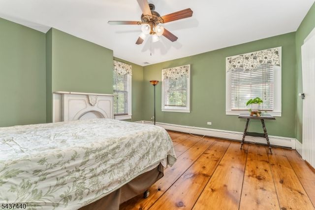 106 Brunswick Ave, Lebanon Boro, NJ 08833