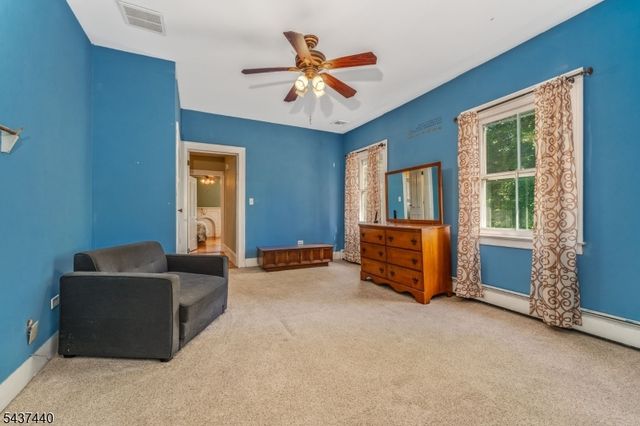 106 Brunswick Ave, Lebanon Boro, NJ 08833