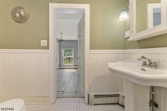 106 Brunswick Ave, Lebanon Boro, NJ 08833