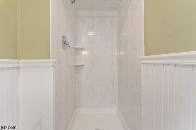 106 Brunswick Ave, Lebanon Boro, NJ 08833