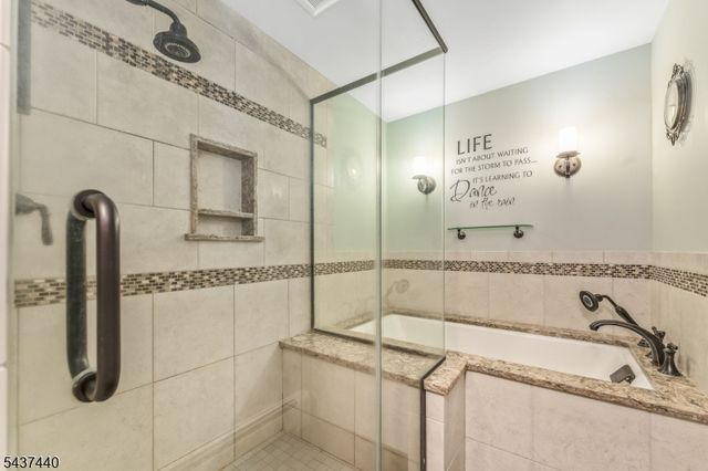 106 Brunswick Ave, Lebanon Boro, NJ 08833