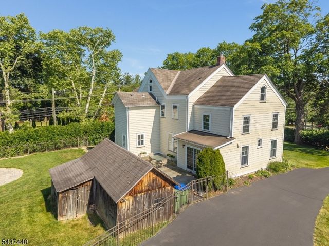 106 Brunswick Ave, Lebanon Boro, NJ 08833