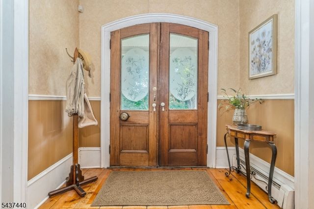 106 Brunswick Ave, Lebanon Boro, NJ 08833