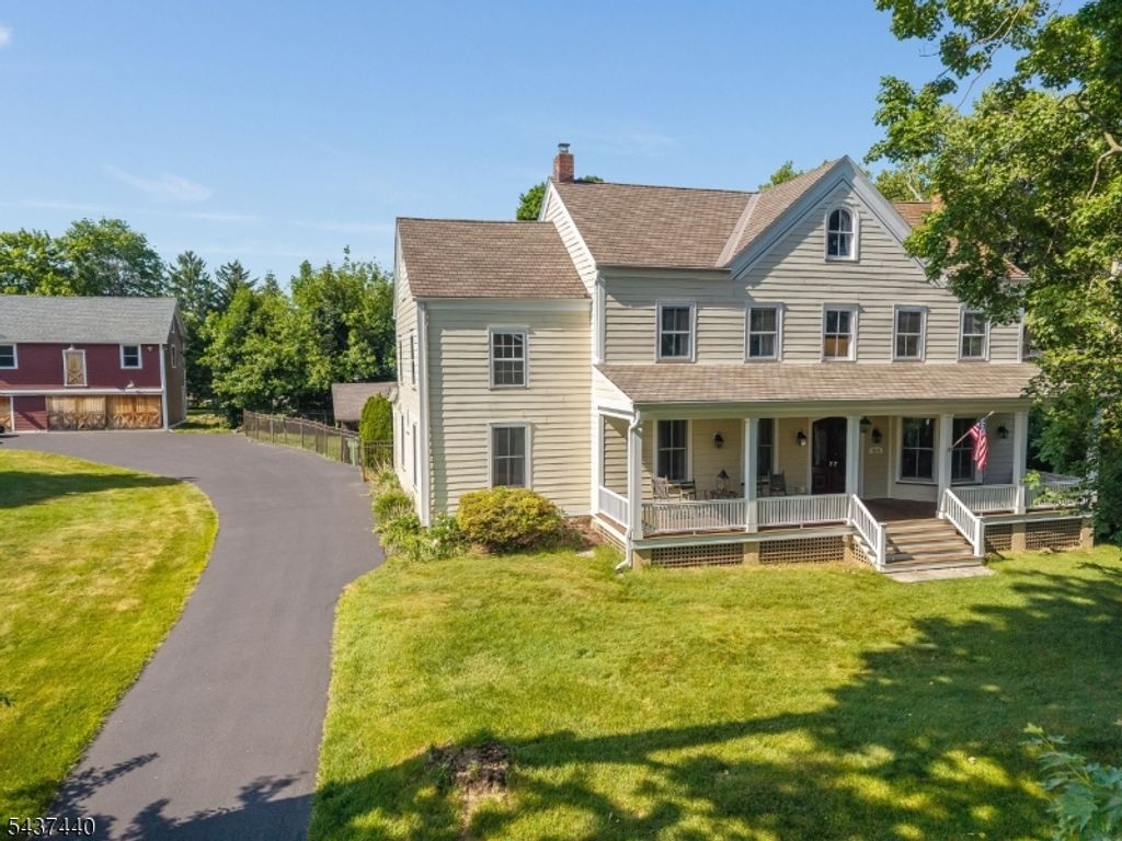106 Brunswick Ave, Lebanon Boro, NJ 08833