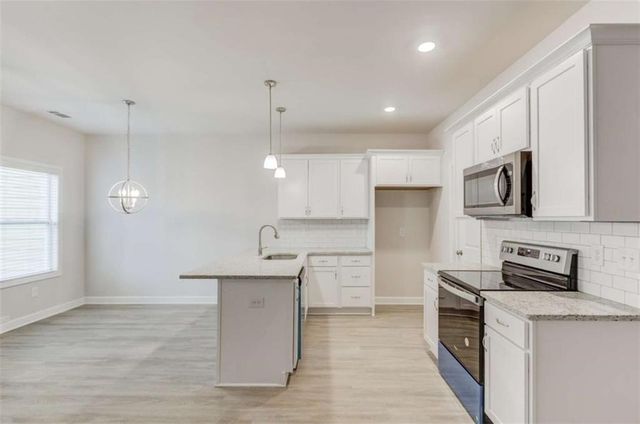 6374 Pine Ridge Point, Lula, GA 30554