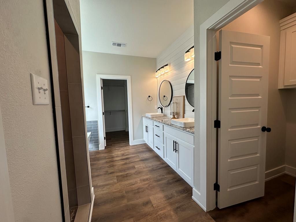 Image 12 of property listing at 3611 Clearview Drive, San Angelo, TX 76904