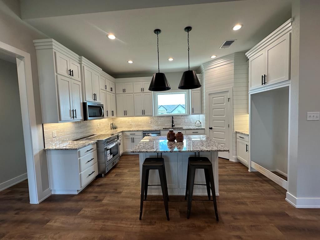 Image 2 of property listing at 3611 Clearview Drive, San Angelo, TX 76904