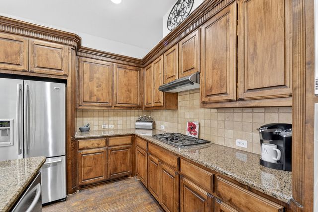 2012 S Hill Drive, Irving, TX 75038