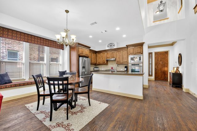 2012 S Hill Drive, Irving, TX 75038