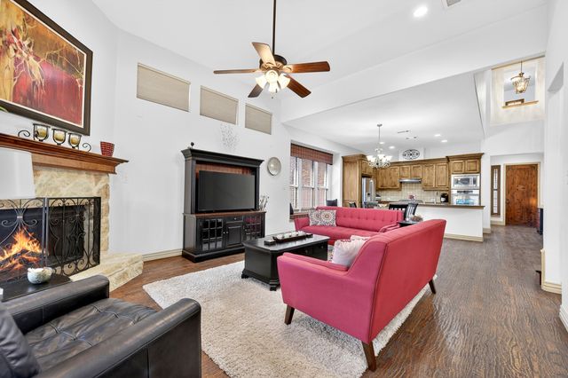 2012 S Hill Drive, Irving, TX 75038