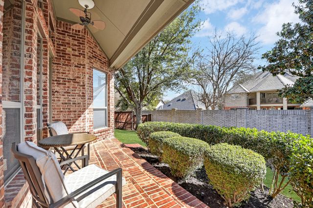 2012 S Hill Drive, Irving, TX 75038