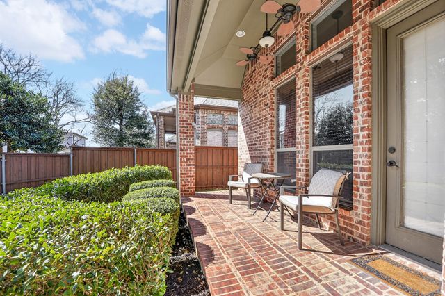 2012 S Hill Drive, Irving, TX 75038