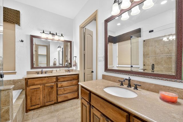 2012 S Hill Drive, Irving, TX 75038