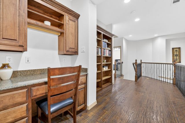 2012 S Hill Drive, Irving, TX 75038