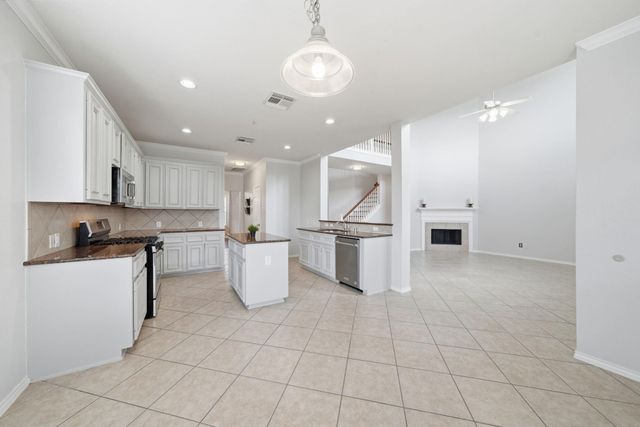 2304 Delta Bridge Drive, Pearland, TX 77584