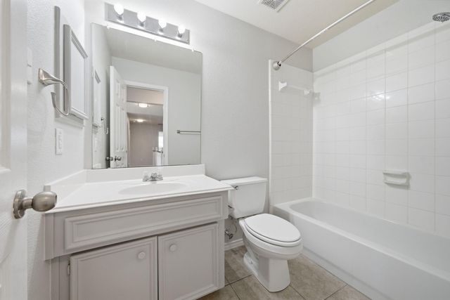 2304 Delta Bridge Drive, Pearland, TX 77584