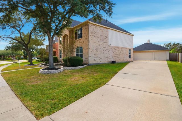 2304 Delta Bridge Drive, Pearland, TX 77584