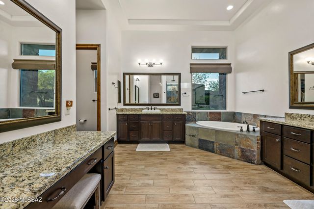 13969 N Stone Gate Place, Oro Valley, AZ 85755