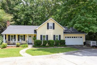 184 Lake Somerset Drive NW, Marietta, GA 30064