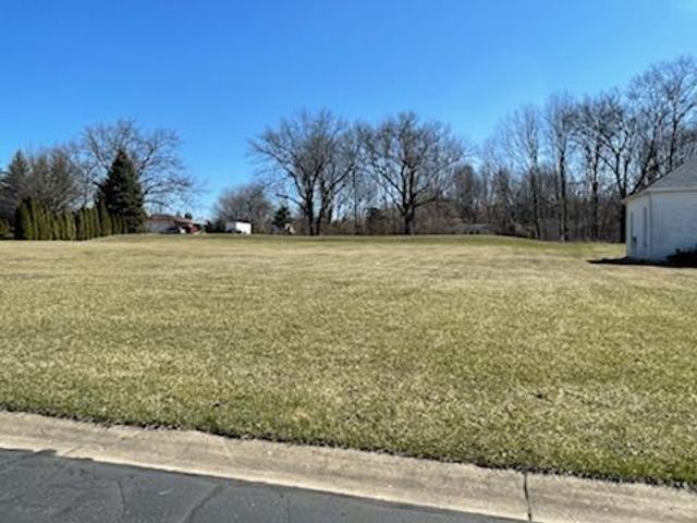 2 Coronado Drive, Jackson, MI 49201