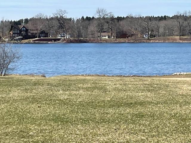 2 Coronado Drive, Jackson, MI 49201