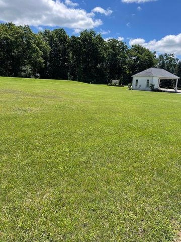 2 Coronado Drive, Jackson, MI 49201