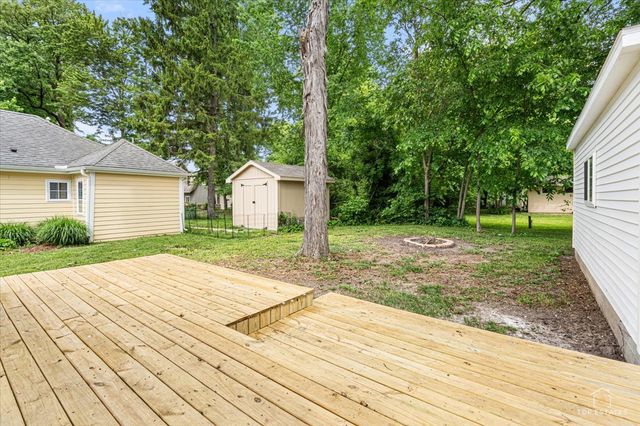 2622 W Emerald Court, Mchenry, IL 60051