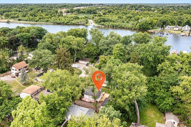 2622 W Emerald Court, Mchenry, IL 60051