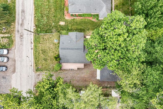 2622 W Emerald Court, Mchenry, IL 60051