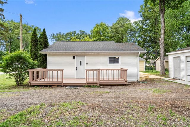 2622 W Emerald Court, Mchenry, IL 60051